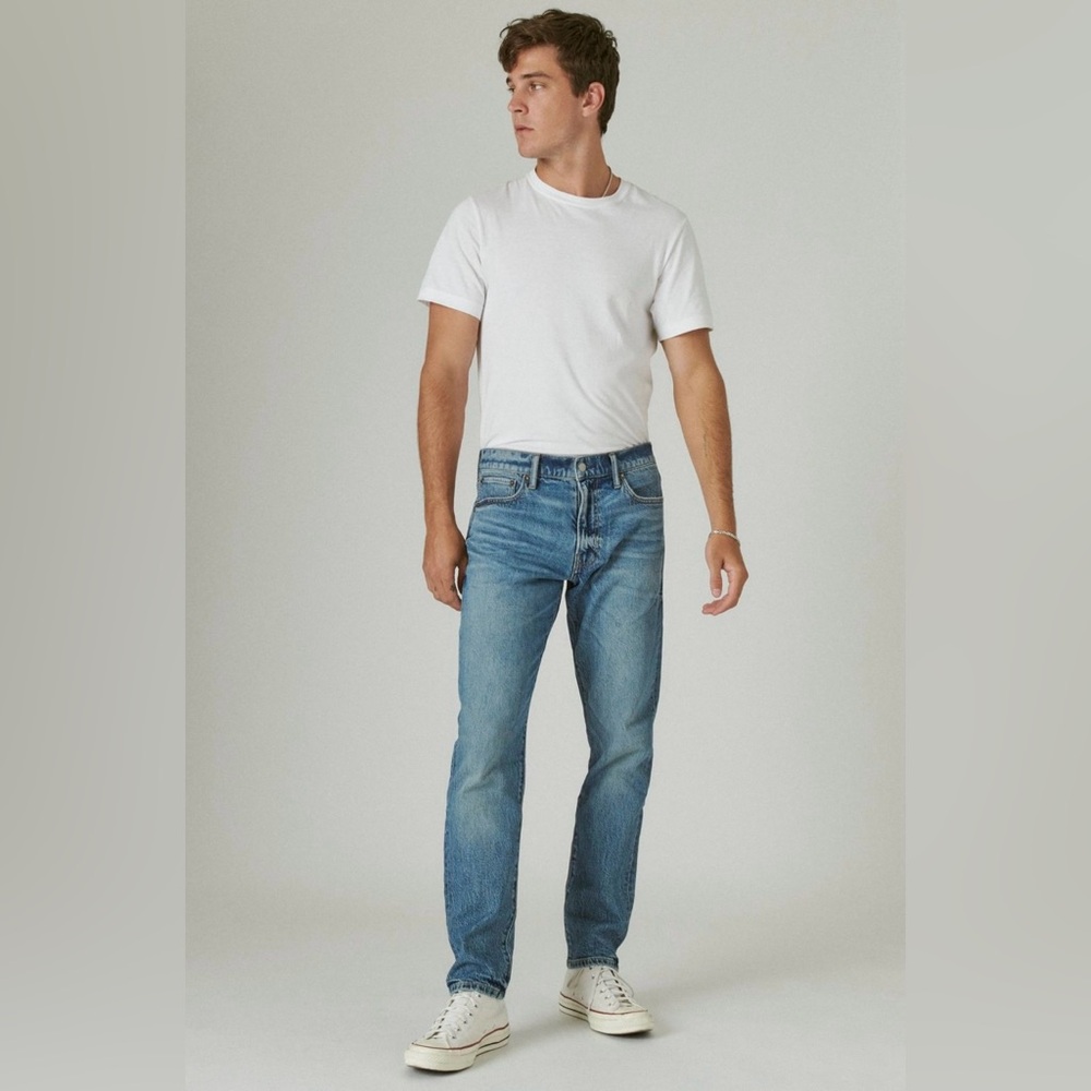 NWOT Lucky Brand 412 Athletic Slim Jeans